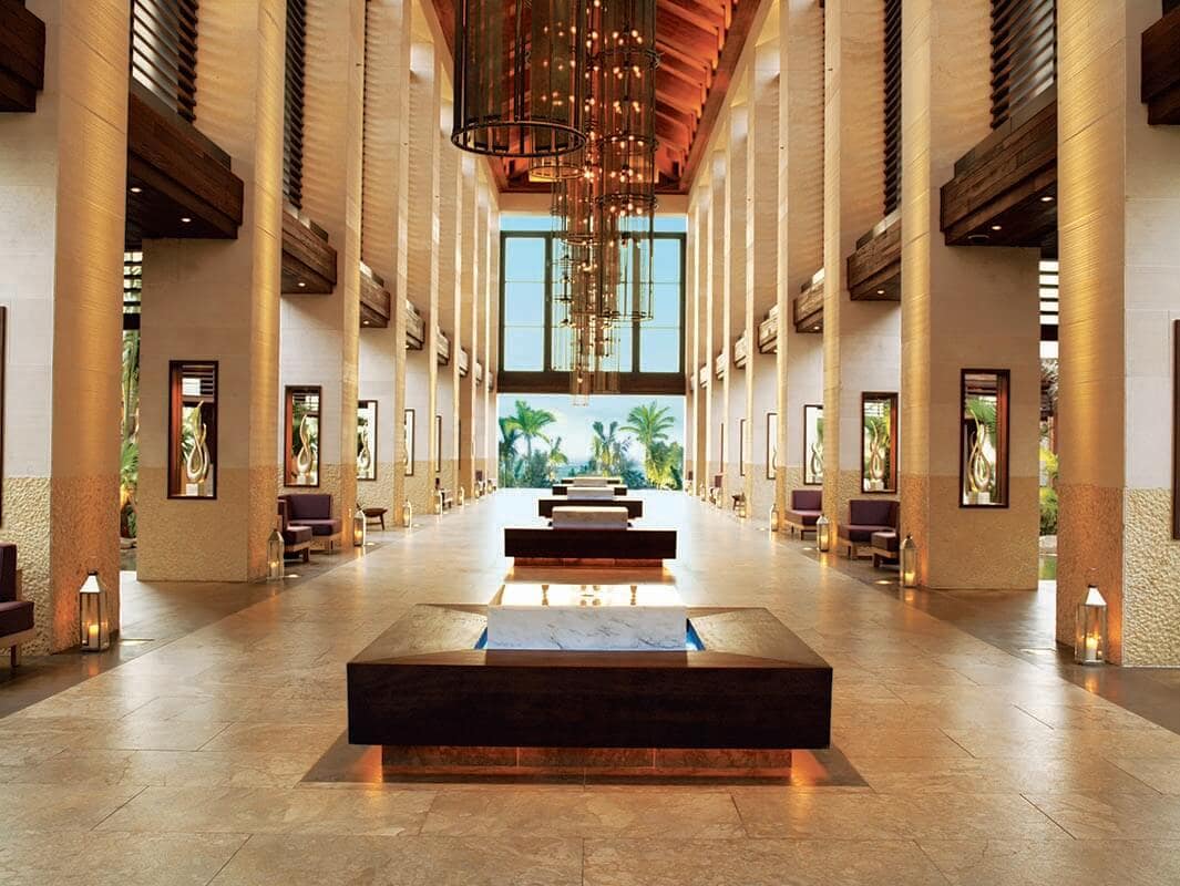 H4EVRH8O The Cove Atlantis Walkway